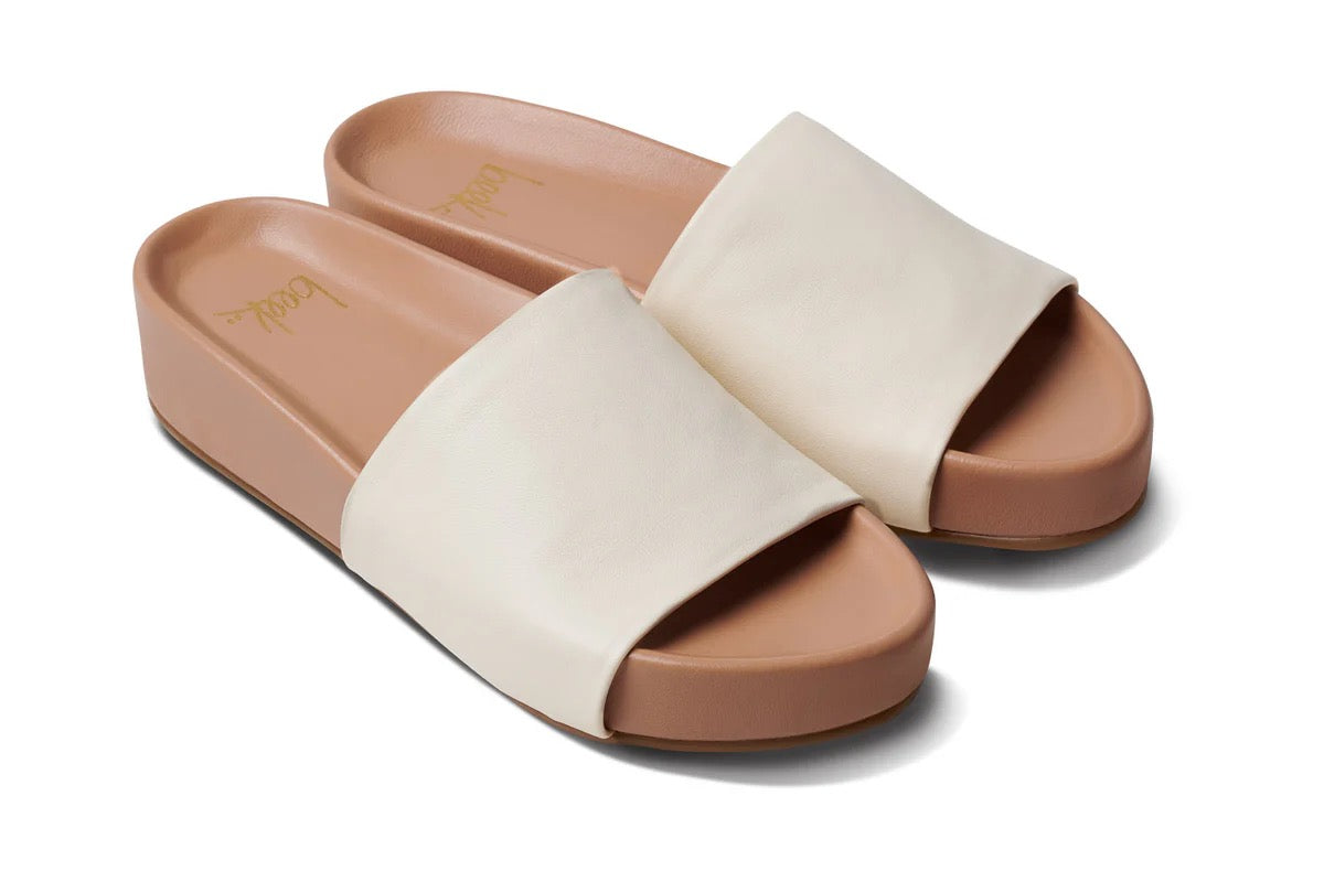 Beek Pelican Leather Platform Sandal in Eggshell/Beach