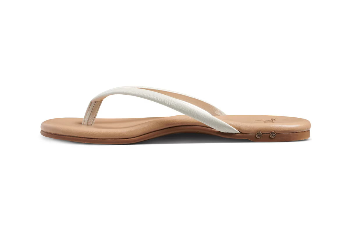 Beek Sunbeam Leather Flip Flop Sandal in Vanilla/Beach