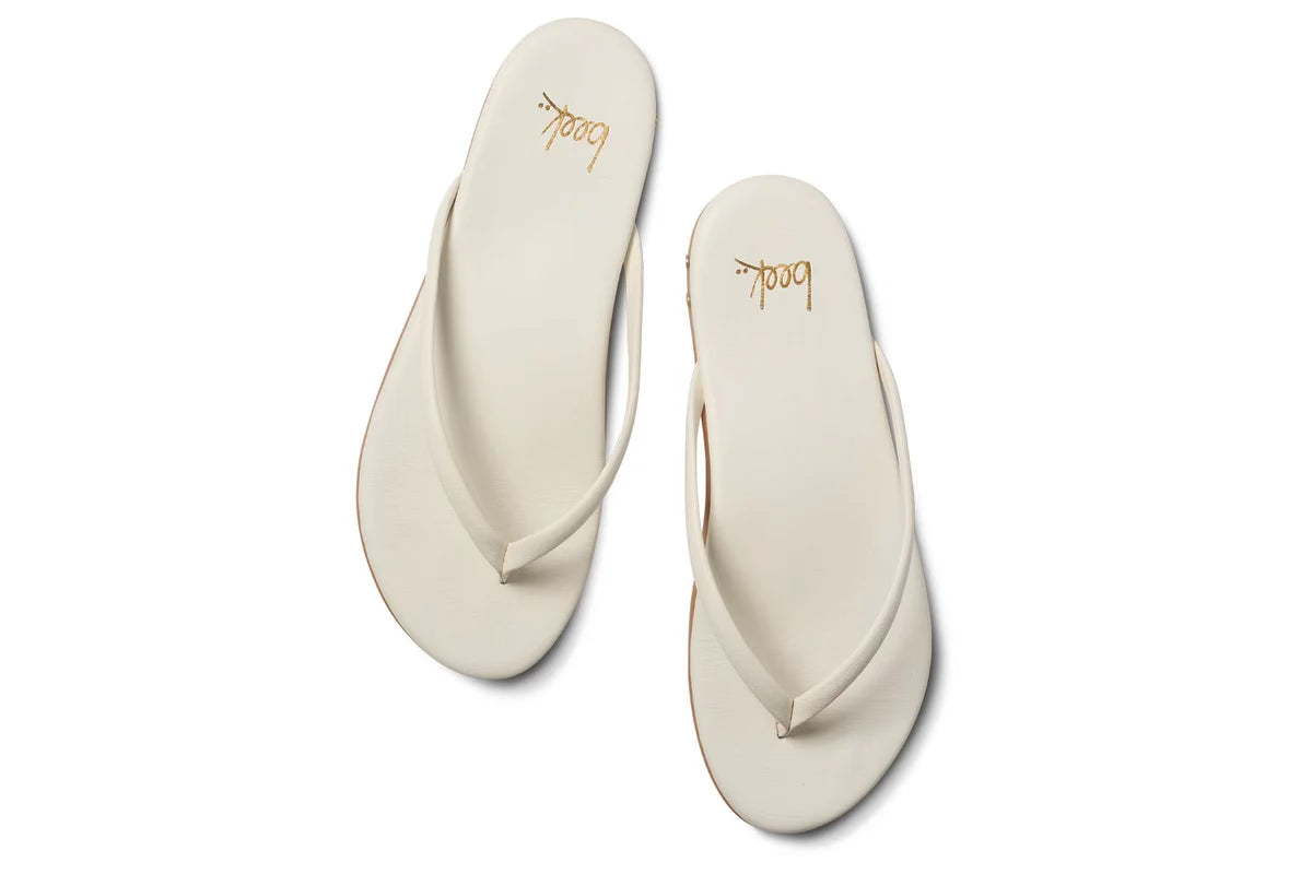 Beek Sunbeam Leather Flip Flop Sandal in Vanilla